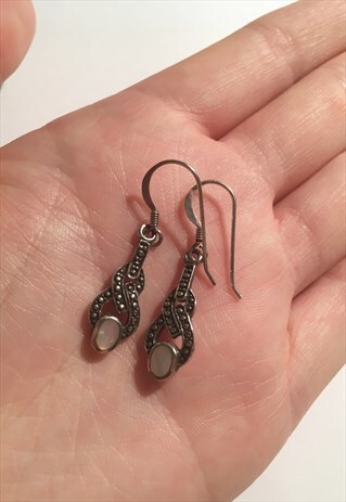 WOMENS VINTAGE DANGLY EARRINGS CREAM GEM 925 SILVER EARRINGS