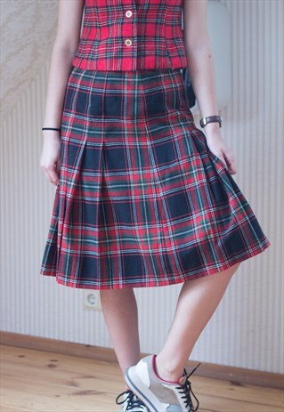 A-LINE PLEATED RED AND GREEN CHECKED TARTAN SKIRT