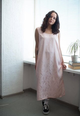 VINTAGE 80'S LIGHT PINK SLEEVELESS SLIP