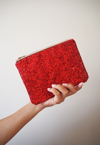 SPARKLY RED MAKEUP BAG