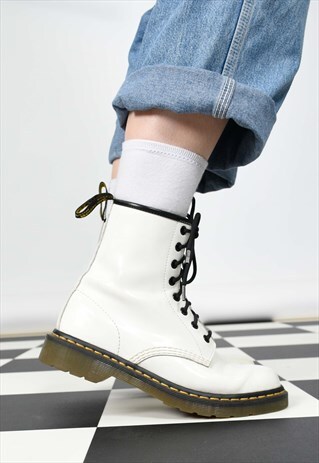 DR MARTEN WHITE 1460 CLASSIC BOOTS