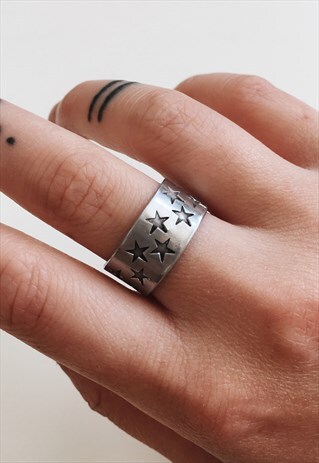 CHUNKY STAR BAND RING