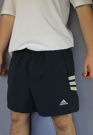 VINTAGE ADIDAS SHORTS IN NAVY WITH POCKETS, EMBROIDERED LOGO