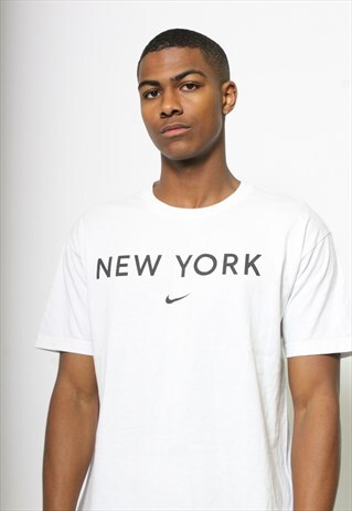 VINTAGE NIKE T-SHIRT