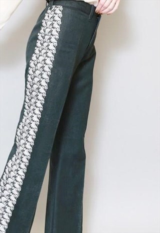 VINTAGE 1970'S DARK WASH DENIM FLARED EMBROIDERED JEANS