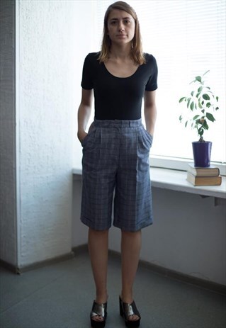 VINTAGE 90'S GREY PLAID SHORTS