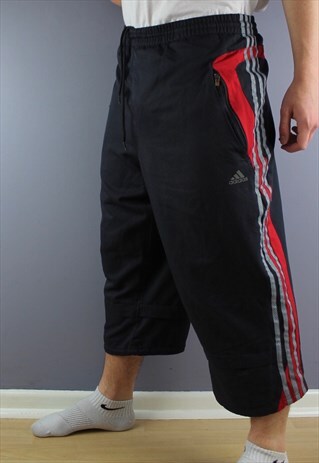 VINTAGE ADIDAS 3/4 LENGTH SHORTS IN DARK GREY WITH ZIP POCKE