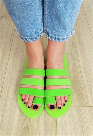 VINTAGE FLUORESCENT GREEN FOAM FLIP-FLOPS - NEW