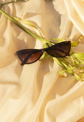 TORTOISE SHELL TRIANGLE CUT SUNGLASSES
