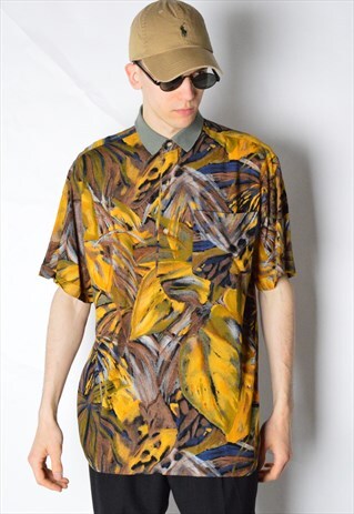 VINTAGE 90S ABSTRACT 1/3 BUTTON SHORT SLEEVE SHIRT