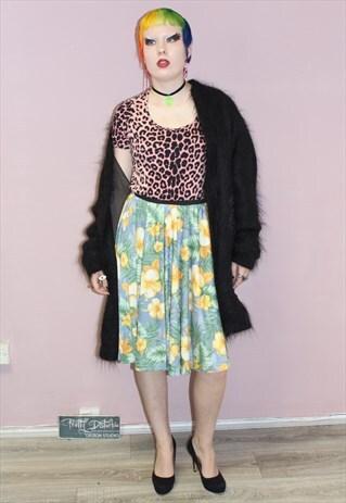 90'S STYLE PINK AND BLACK LEOPARD PRINT T-SHIRT
