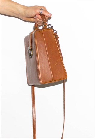 VINTAGE 60'S BOXY LEATHER MINI CAMERA BAG