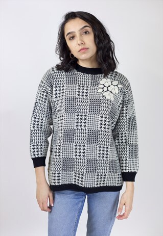 VINTAGE 90'S BLACK AND WHITE KNIT JUMPER