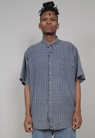 VINTAGE 90'S OVERSIZED SHORT-SLEEVED GREY GEO PRINT SHIRT