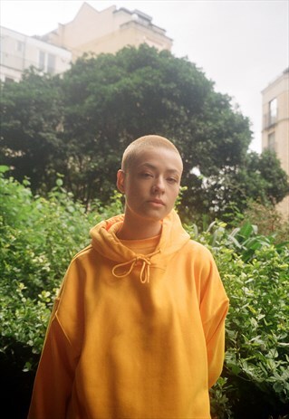 HEAVYWEIGHT HOODIE IN GOLD WITH WOVEN LABEL DETAILS
