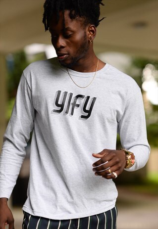 LONG SLEEVED T-SHIRT IN GREY WITH LOGO.