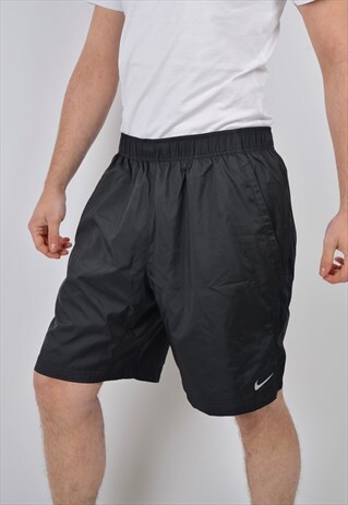VINTAGE NIKE SPORTS SHORTS IN BLACK