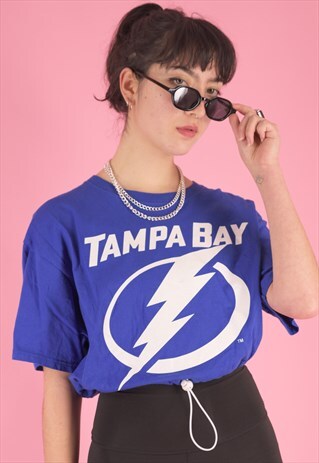 VINTAGE REWORKED CROP T-SHIRT IN BLUE WITH TAMPA BAY PRINT