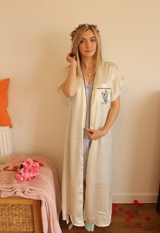 VINTAGE 80'S WHITE SILK NAVY BLUE EMBROIDERED DRESSING GOWN