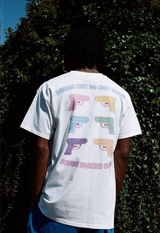 WHITE SHORT SLEEVED T-SHIRT WITH SUPER SOAKER DESIGN