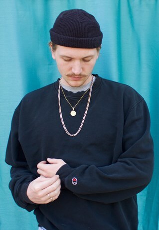 VINTAGE BLACK CHAMPION SWEATSHIRT.