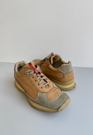 VINTAGE PRADA LOW RUNNER SNEAKER 25.5 CM