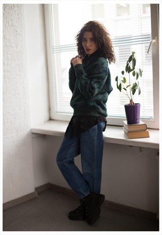VINTAGE 80'S GREEN/BLUE PATTERNED KNITTED JUMPER