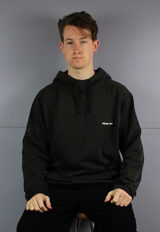VINTAGE REEBOK HOODIE IN BLACK WITH RUBBER PATCH LOGO. SIZE