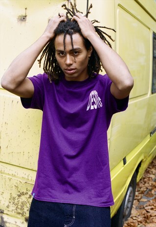 SHORT SLEEVED T-SHIRT IN PURPLE WITH DESIRE PRINT