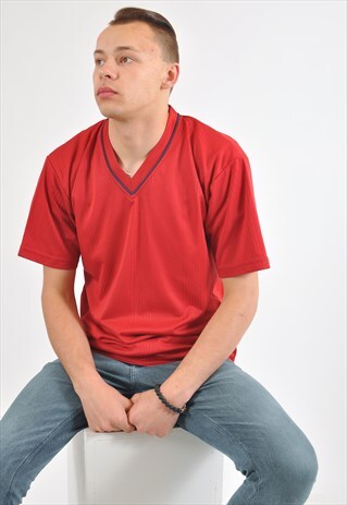 VINTAGE 90'S V NECK MAROON T-SHIRT