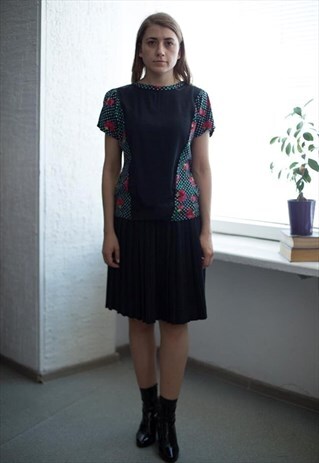 VINTAGE 80'S MULTI COLOUR PATTERNED T-SHIRT