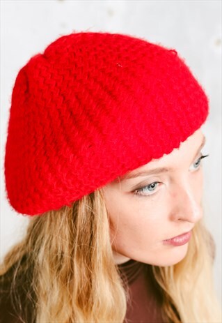 VINTAGE 80S RED KNIT BERET HAT