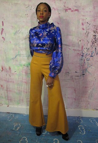 MUSTARD WIDE LEG TROUSERS.