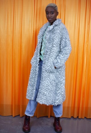 VINTAGE 80S FAUX FUR COAT GREY CHEVRON LONG COLLARED WINTER