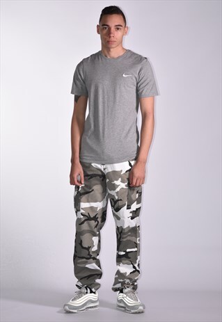 NIKE EMBROIDERED SWOOSH T-SHIRT
