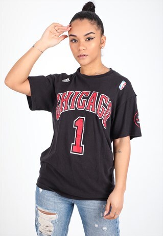 VINTAGE ADIDAS BULLS T-SHIRT T217