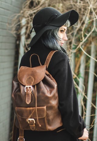 THE TEXTURED BROWN HUNTER LEATHER BACKPACK (MEDIUM)