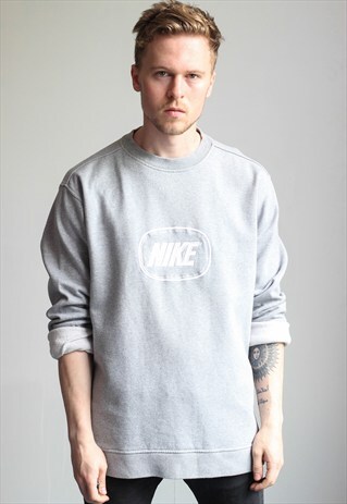 VINTAGE NIKE SWEATSHIRT
