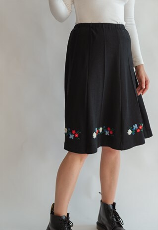 VINTAGE 80S CHIC EMBROIDERED CHIC SKIRT IN WOOL