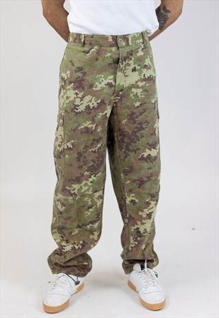 VINTAGE 90S CAMO LIGHT CARGO TROUSERS