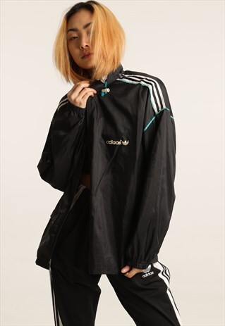 VINTAGE ADIDAS LIGHTWEIGHT JACKET