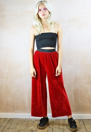RED VELVET CROP TROUSERS