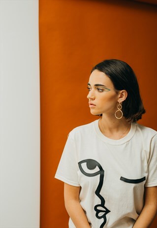 ABSTRACT FACE TEE