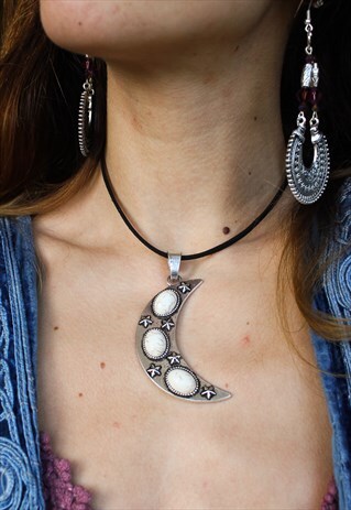 WHITE MOON NECKLACE