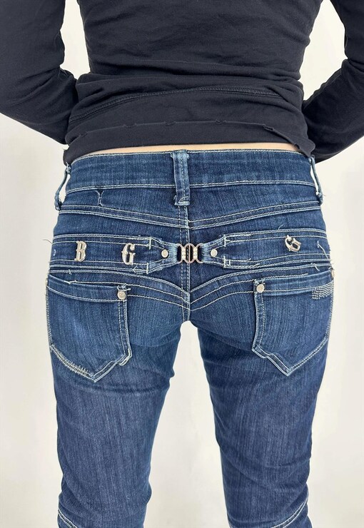 garment image