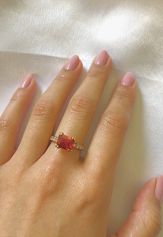 RED STONE RING