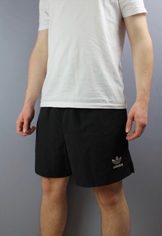 VINTAGE ADIDAS SHORTS IN BLACK WITH POCKETS, EMBROIDERED LOG