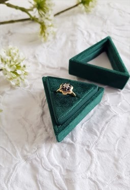 Triangle velvet ring box in forest green