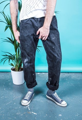 VINTAGE LEVI'S 501 JEANS IN BLACK DENIM WITH PAINT MARKS