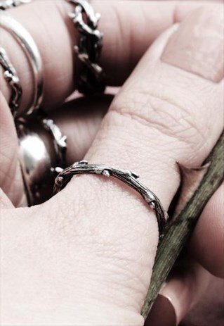 HYSMINAI SINGLE WRAP GOTHIC THORN RING